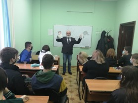 Преподаватель техникума Бородакий В.В. провел классный час в группах 83Ю,85Ю на тему «Надень маску – защити себя!».