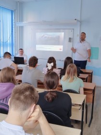 05 июня 2024 года транспортная полиция с представителями РЖД и Администрацией г.о. Красногорск провела беседу со студентами 1-го курса